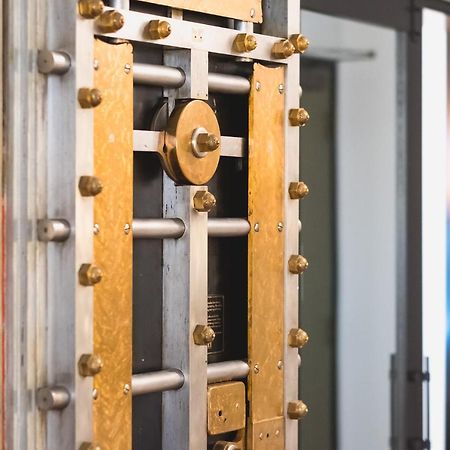 The Vault Hotel Houghton Bagian luar foto