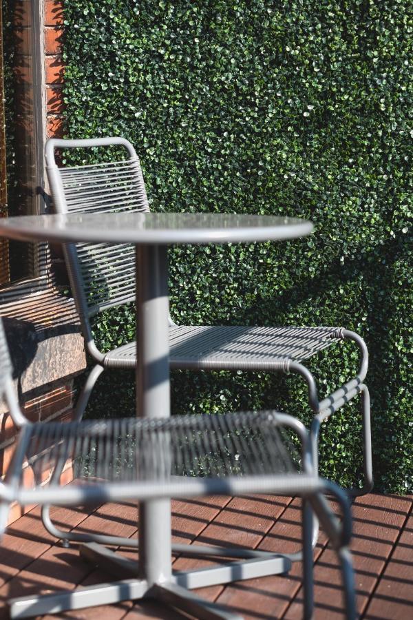 The Vault Hotel Houghton Bagian luar foto