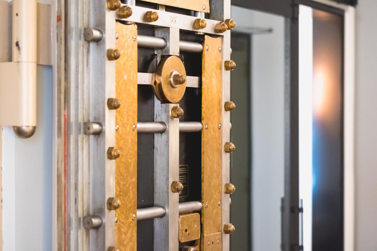 The Vault Hotel Houghton Bagian luar foto