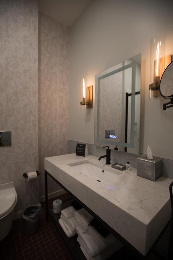 The Vault Hotel Houghton Bagian luar foto